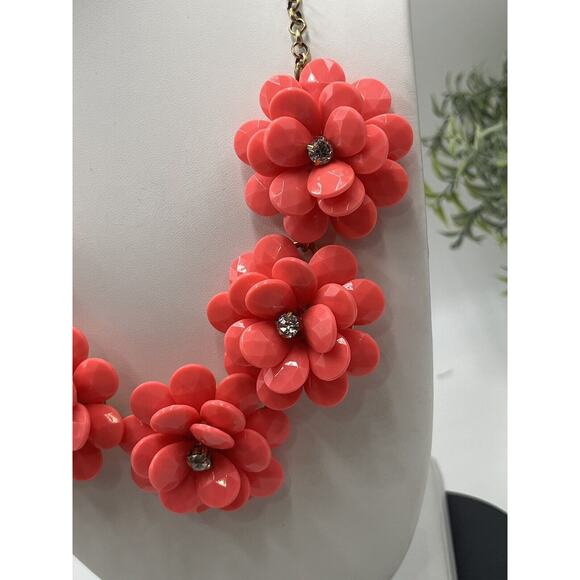 J. Crew Acrylic Rhinestone 3D Coral Pink Flower Statement Necklace - Picture 4 of 12
